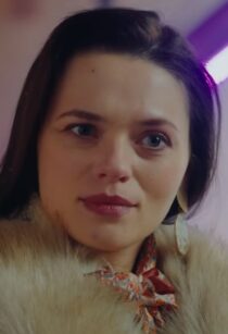 دانلود فیلم کوتاه Rich Girl Buys Homeless Man 2023388207-38627878